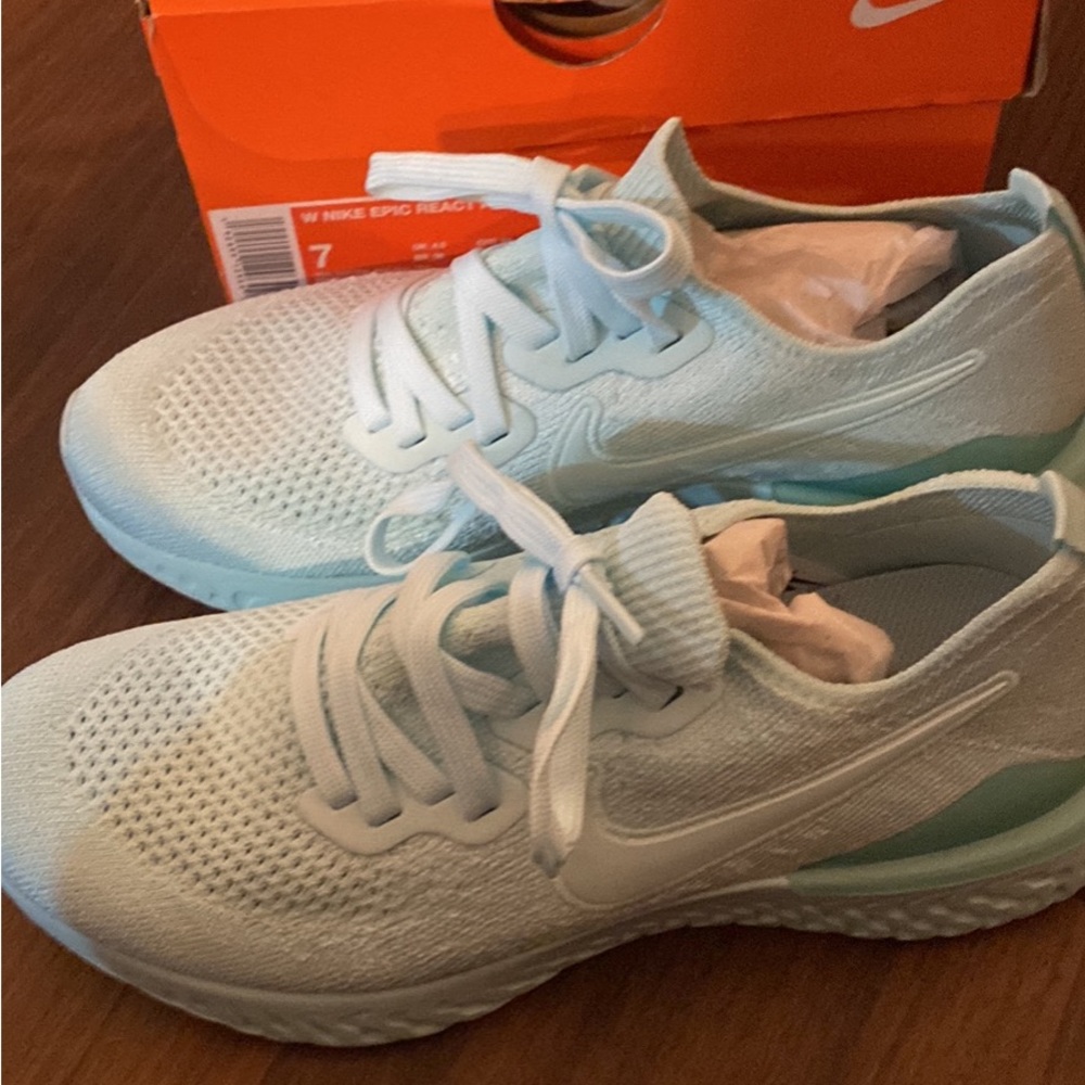 Women’s Nike shoes